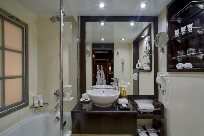 Imagen de la habitación del Hotel Ms Movenpick Royal Lily - Luxor Aswan. Foto 5