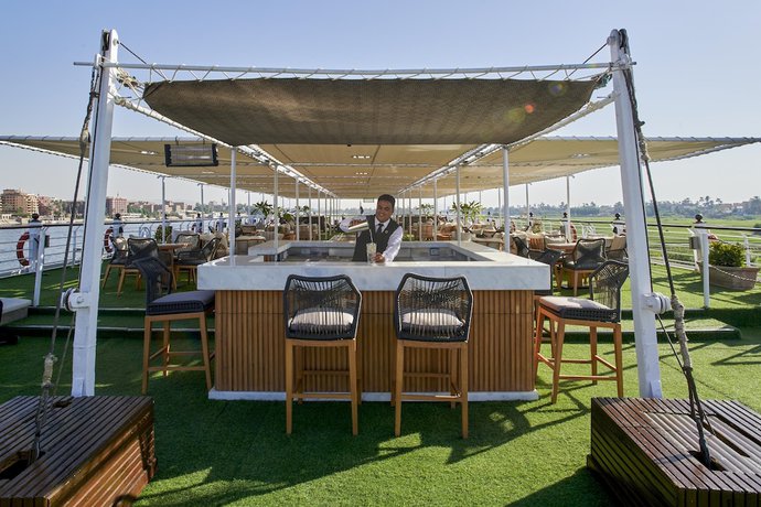 Imagen de la piscina del Hotel Ms Movenpick Royal Lotus - Luxor Aswan. Foto 20