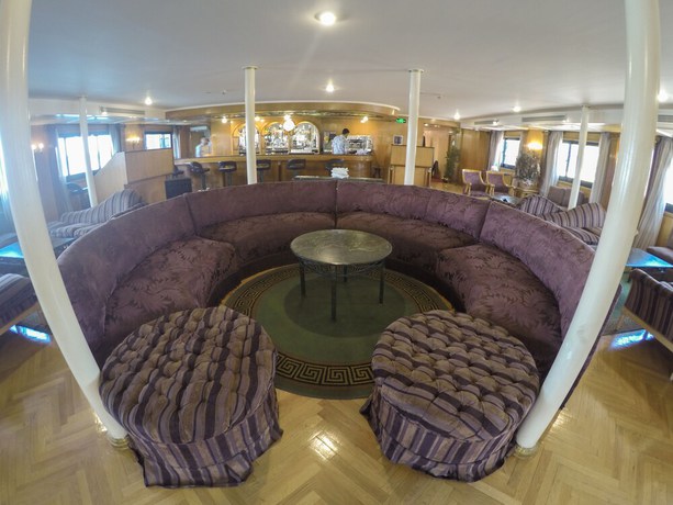 Imagen del bar/restaurante del Hotel Ms Tarot Nile Cruise - Saturdays 7 Nights From Luxor. Foto 2