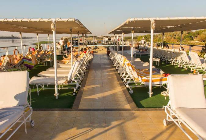 Imagen de la piscina del Hotel Ms Tarot Nile Cruise - Saturdays 7 Nights From Luxor. Foto 13