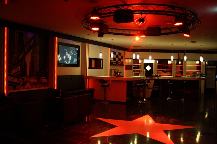 Imagen del bar/restaurante del Hotel Msr. Foto 3