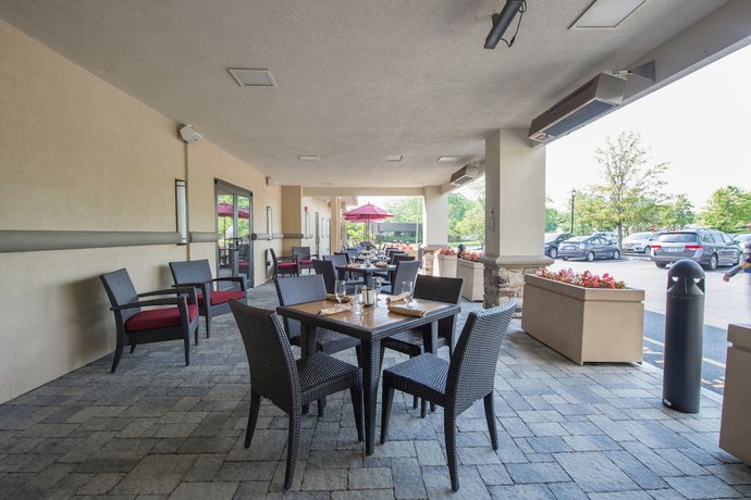 Imagen de los exteriores del Hotel Mtk Mount Kisco. Foto 11