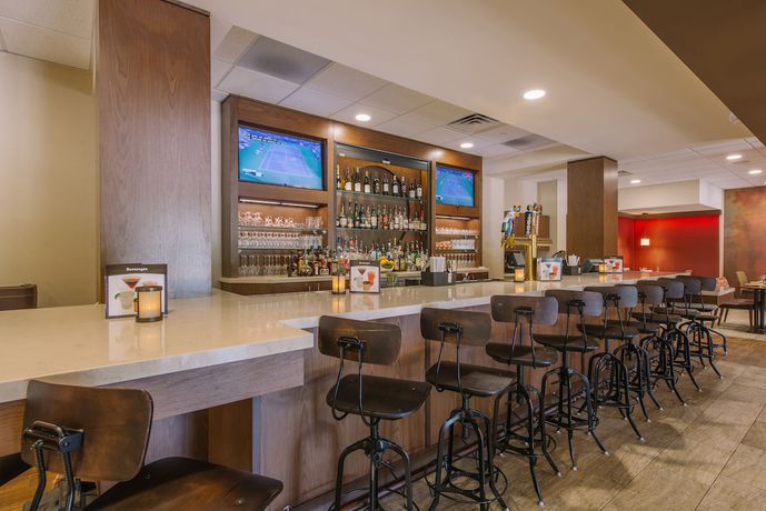 Imagen del bar/restaurante del Hotel Mtk Mount Kisco. Foto 3