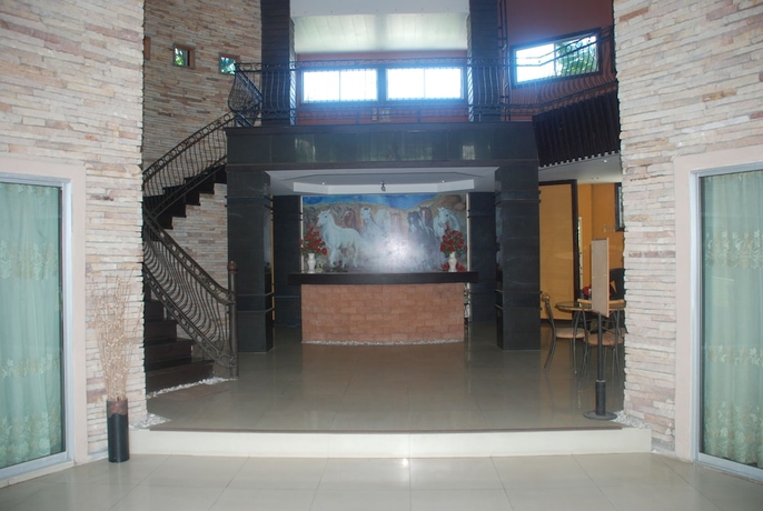 Imagen de los interiores del Hotel Muaklek Holiday. Foto 17