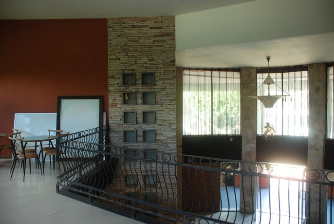 Imagen de los interiores del Hotel Muaklek Holiday. Foto 19