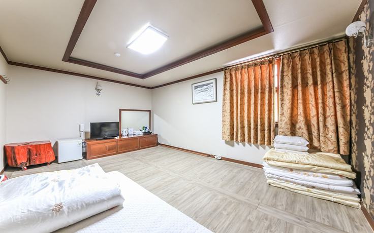 Imagen de la habitación del Hotel Muan Beach. Foto 12