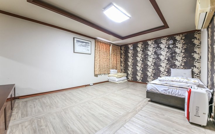 Imagen de la habitación del Hotel Muan Beach. Foto 17