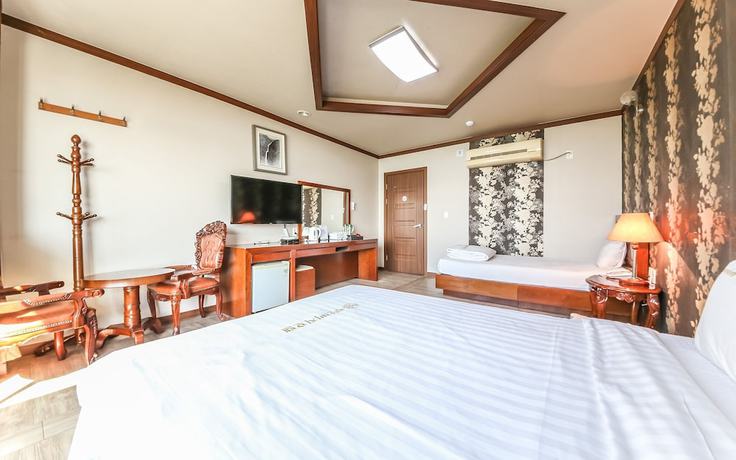 Imagen de la habitación del Hotel Muan Beach. Foto 18