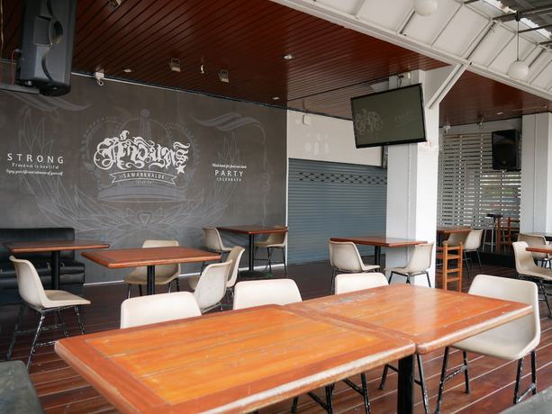 Imagen del bar/restaurante del Hotel MuangInn. Foto 2