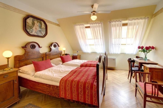 Imagen de la habitación del Hotel Mucha. Foto 6