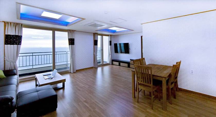 Imagen de la habitación del Hotel Mud Beach. Foto 10