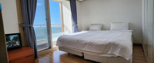 Imagen general del Hotel Mud Beach. Foto 8