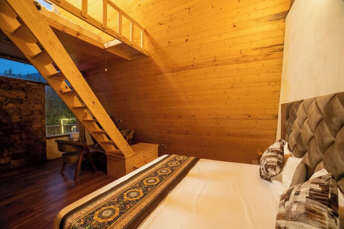 Imagen general del Hotel Mudras Grove Resort. Foto 9