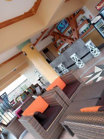 Imagen del bar/restaurante del Hotel Mujjo. Foto 2