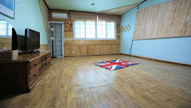 Imagen de la habitación del Hotel Muju Bakam Villa Pension. Foto 5