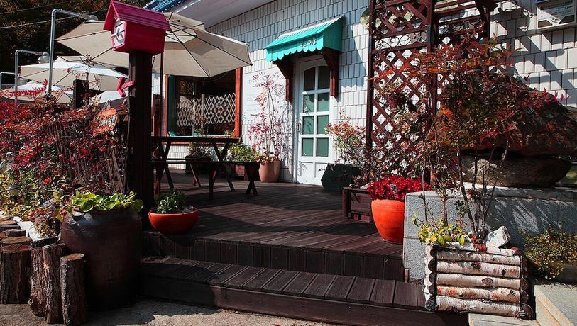 Imagen general del Hotel Muju Bakam Villa Pension. Foto 1