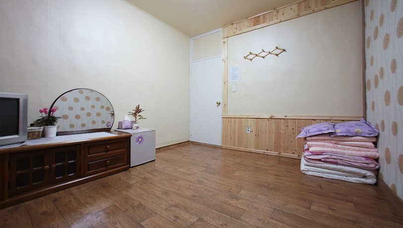 Imagen de la habitación del Hotel Muju Bakam Villa Pension. Foto 20