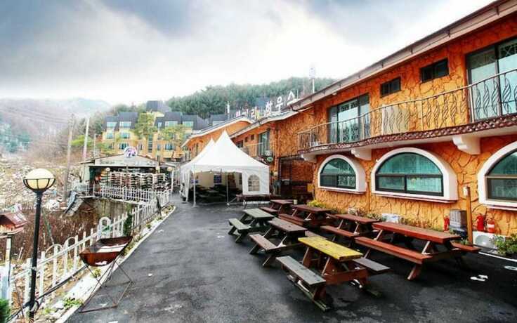 Imagen general del Hotel Muju Family House Pension. Foto 12