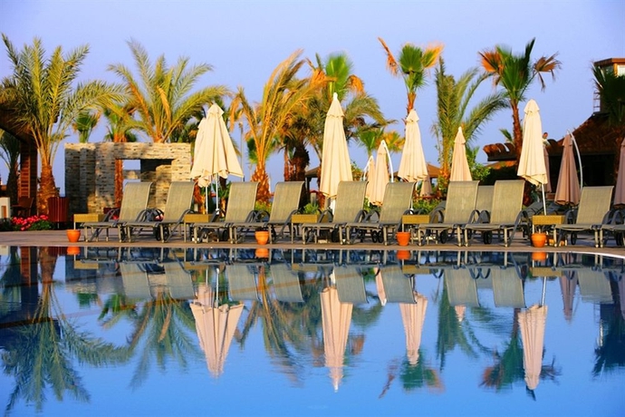 Imagen de la piscina del Hotel Mukarnas Spa and Resort. Foto 14