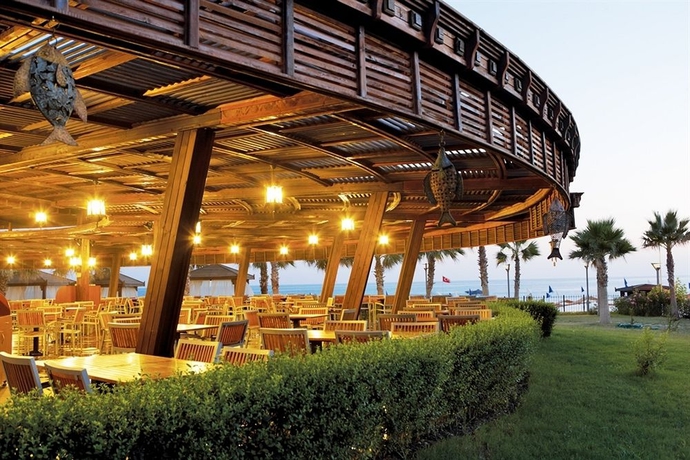 Imagen del bar/restaurante del Hotel Mukarnas Spa and Resort. Foto 5