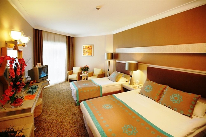 Imagen de la habitación del Hotel Mukarnas Spa and Resort. Foto 7