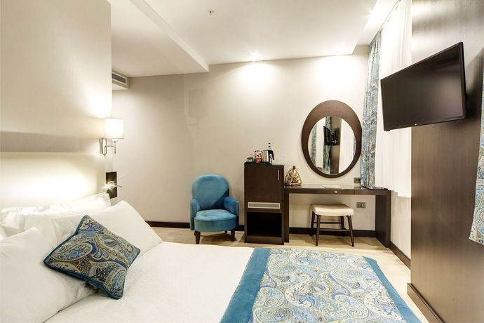 Imagen de los interiores del Hotel Mukarnas Taksim. Foto 21