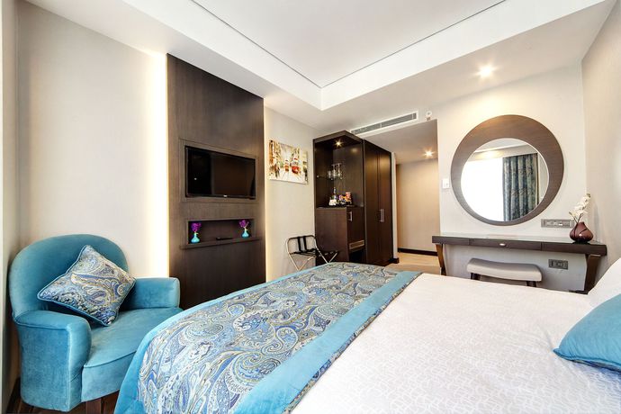 Imagen del bar/restaurante del Hotel Mukarnas Taksim. Foto 4