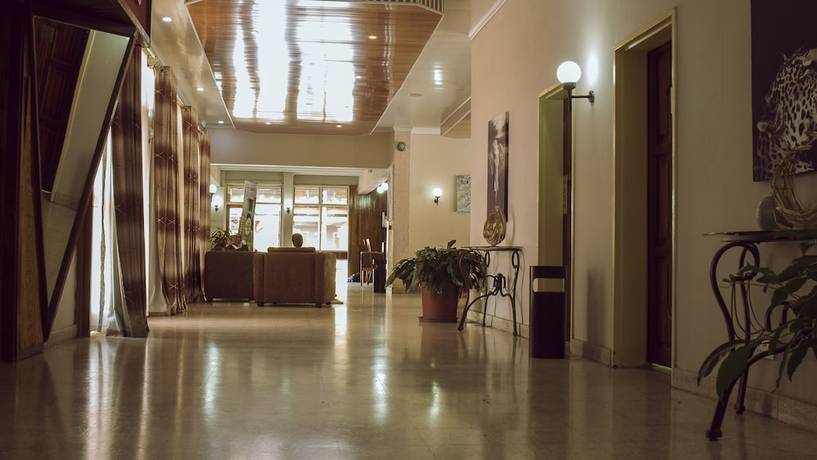 Imagen de los interiores del Hotel Mukuba. Foto 8