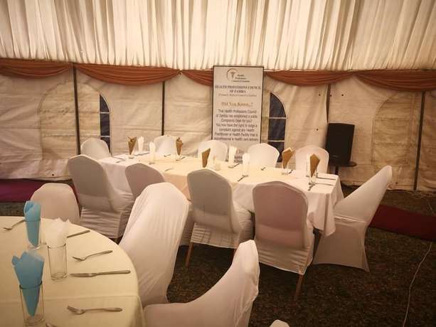 Imagen de los interiores del Hotel Mukuba. Foto 9