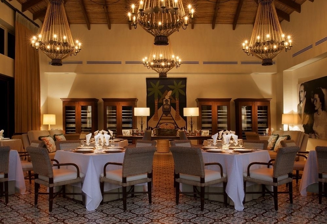 Imagen del bar/restaurante del Hotel Mukul Beach Golf and Spa. Foto 1