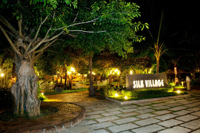 Imagen de los exteriores del Hotel Mulberry Collection Silk Village. Foto 12
