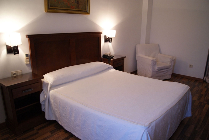 Imagen de la habitación del Hotel Mulhacén. Foto 4