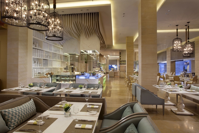 Imagen del bar/restaurante del Hotel Mulia Resort. Foto 8