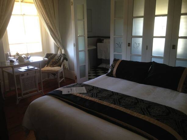 Imagen de la habitación del Hotel Mulla Villa. Foto 13