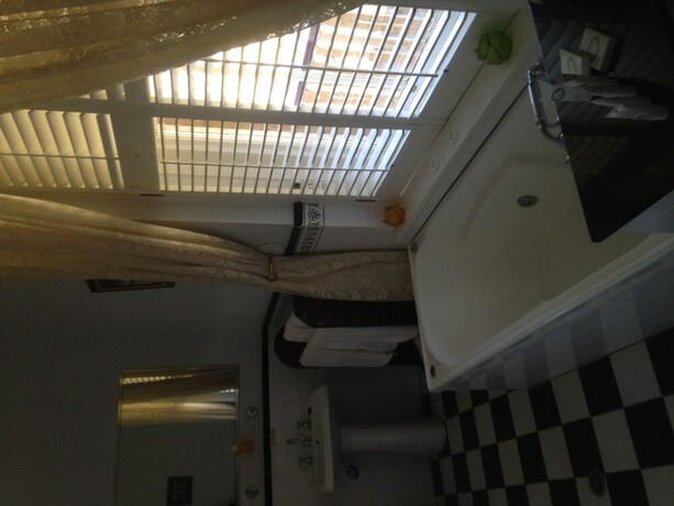 Imagen de la habitación del Hotel Mulla Villa. Foto 15