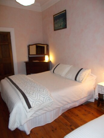 Imagen de la habitación del Hotel Mulla Villa. Foto 28