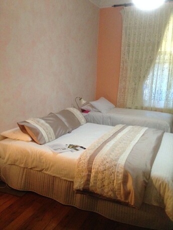 Imagen de la habitación del Hotel Mulla Villa. Foto 37