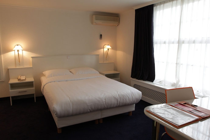 Imagen de la habitación del Hotel Multatuli. Foto 6