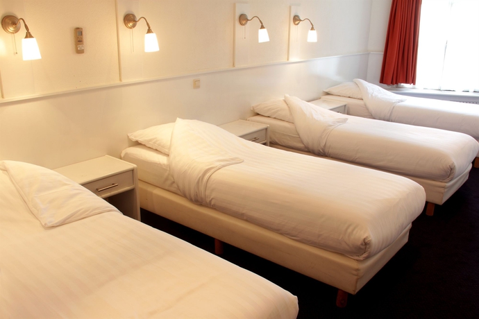 Imagen de la habitación del Hotel Multatuli. Foto 10