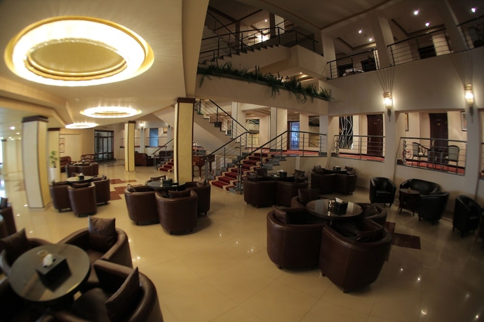 Imagen de los interiores del Hotel Multi Rest House. Foto 19