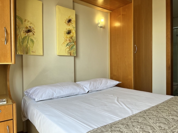 Imagen de la habitación del Hotel Multiparque Hplus Long Stay. Foto 14