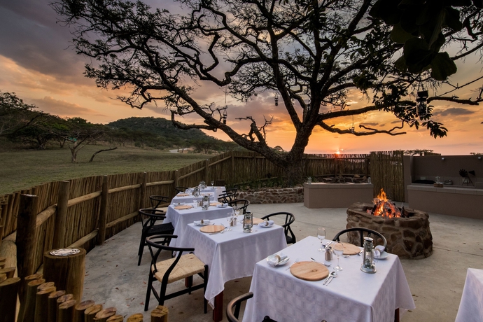 Imagen del bar/restaurante del Hotel Muluwa Lodge, Whiteriver. Foto 2