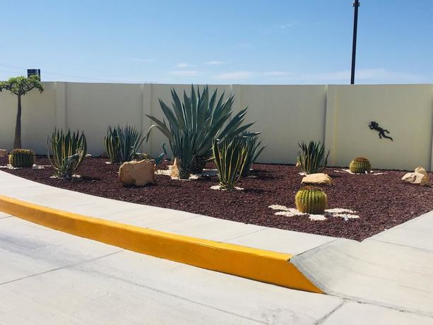 Imagen de los exteriores del Hotel Mumai. Foto 17