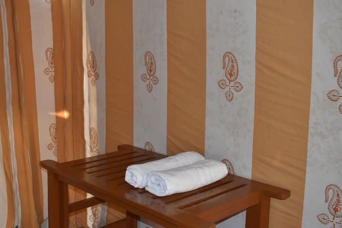 Imagen de la habitación del Hotel Mumal Desert Camp. Foto 10