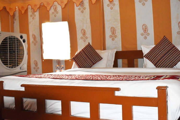 Imagen de la habitación del Hotel Mumal Desert Camp. Foto 15