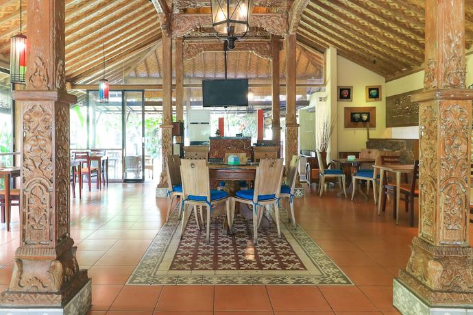 Imagen de los interiores del Hotel Munari Resort and Spa. Foto 17