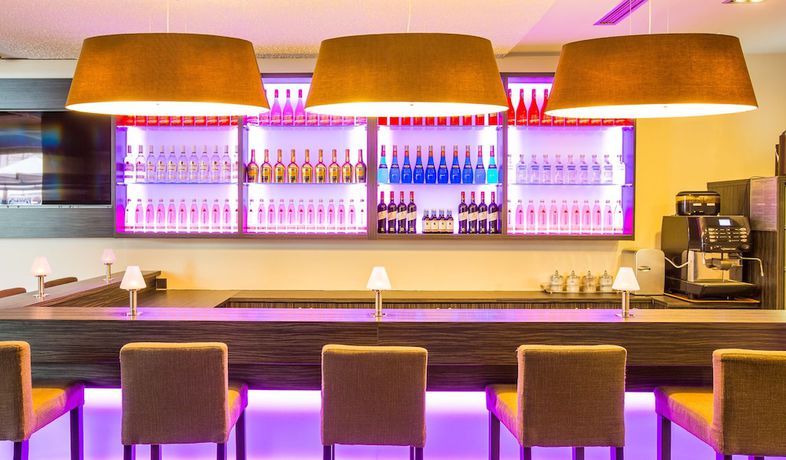 Imagen del bar/restaurante del Hotel Munich Deluxe. Foto 4