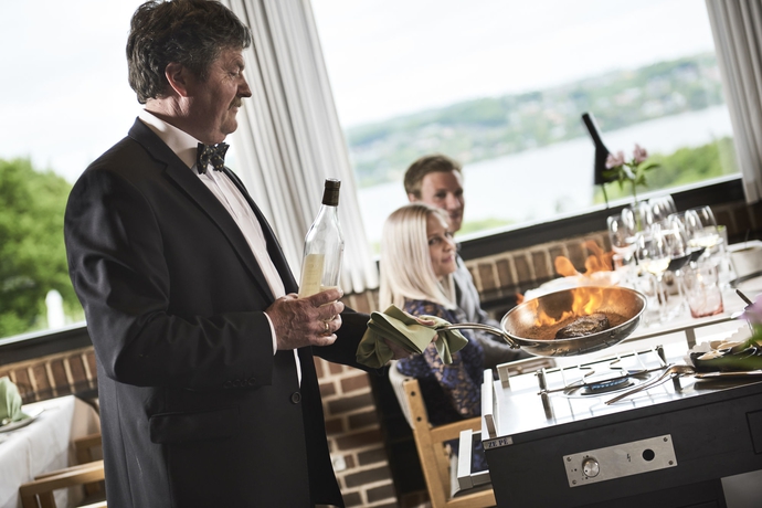 Imagen del bar/restaurante del Hotel Munkebjerg. Foto 14