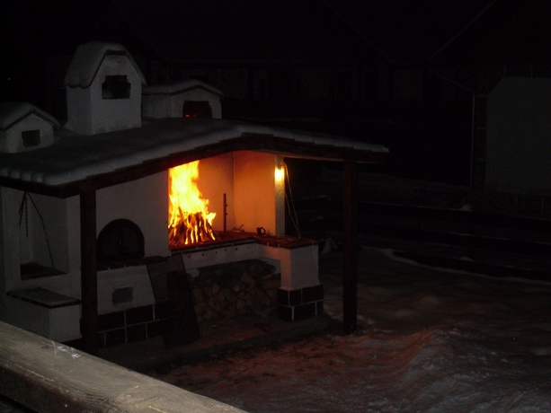 Imagen de los exteriores del Hotel Muntele Rece. Foto 12