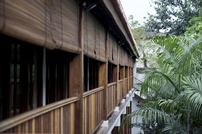 Imagen de los exteriores del Hotel Muntri Grove. Foto 13